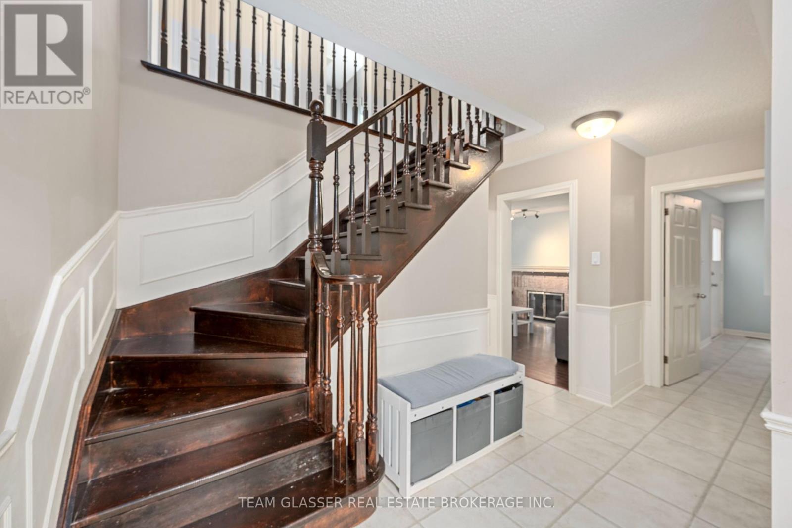 Photo 4 of 86 Jennifer Gardens, London North ON