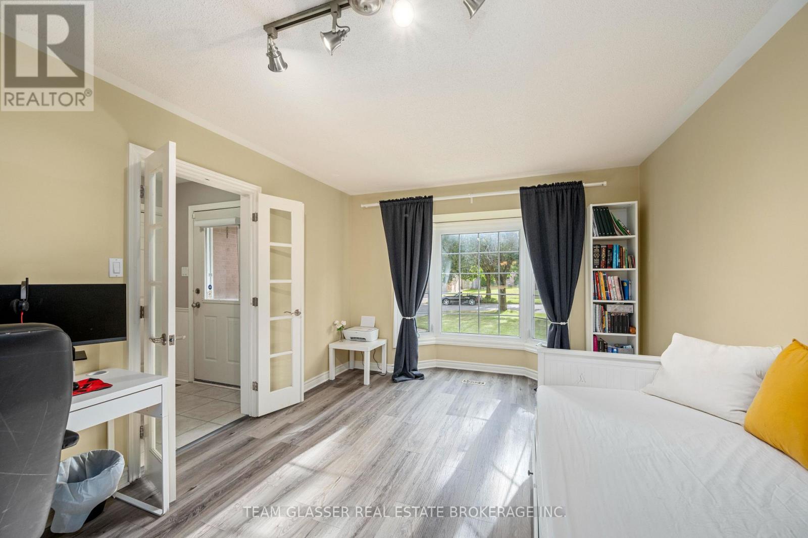 Photo 6 of 86 Jennifer Gardens, London North ON