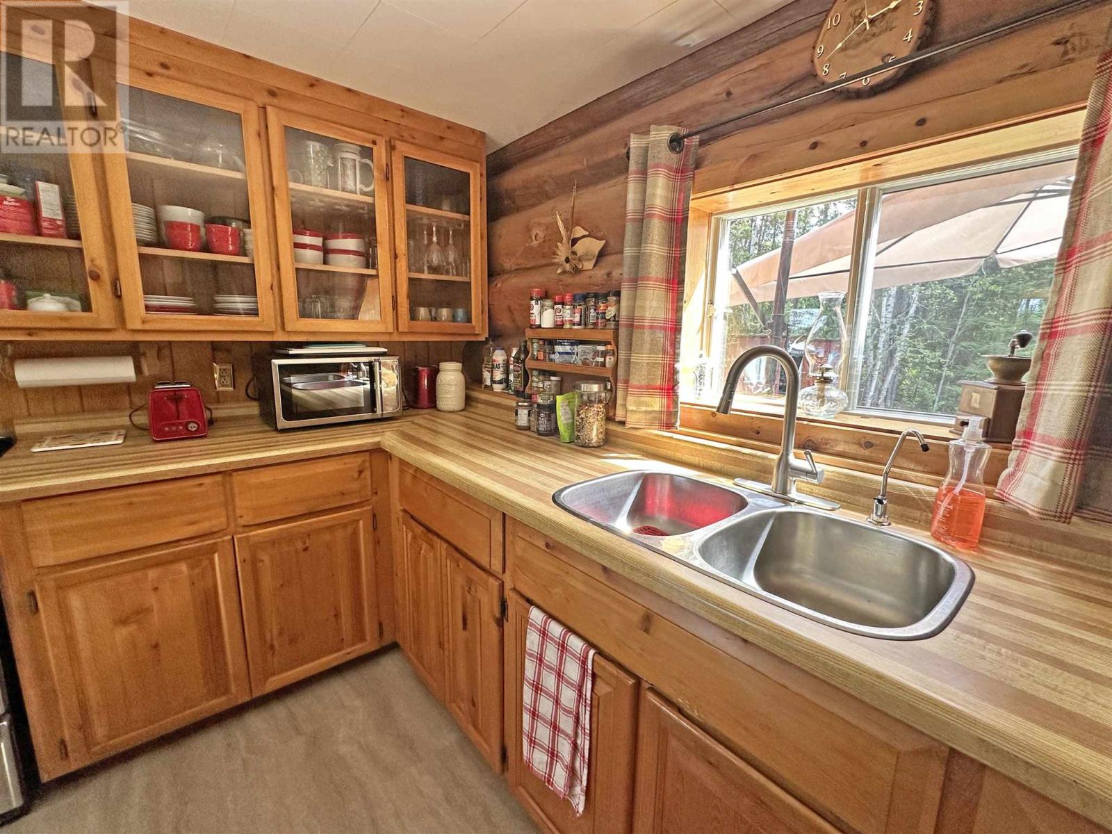 Photo 9 of 125 Windigokan Lake Rd, Beardmore ON