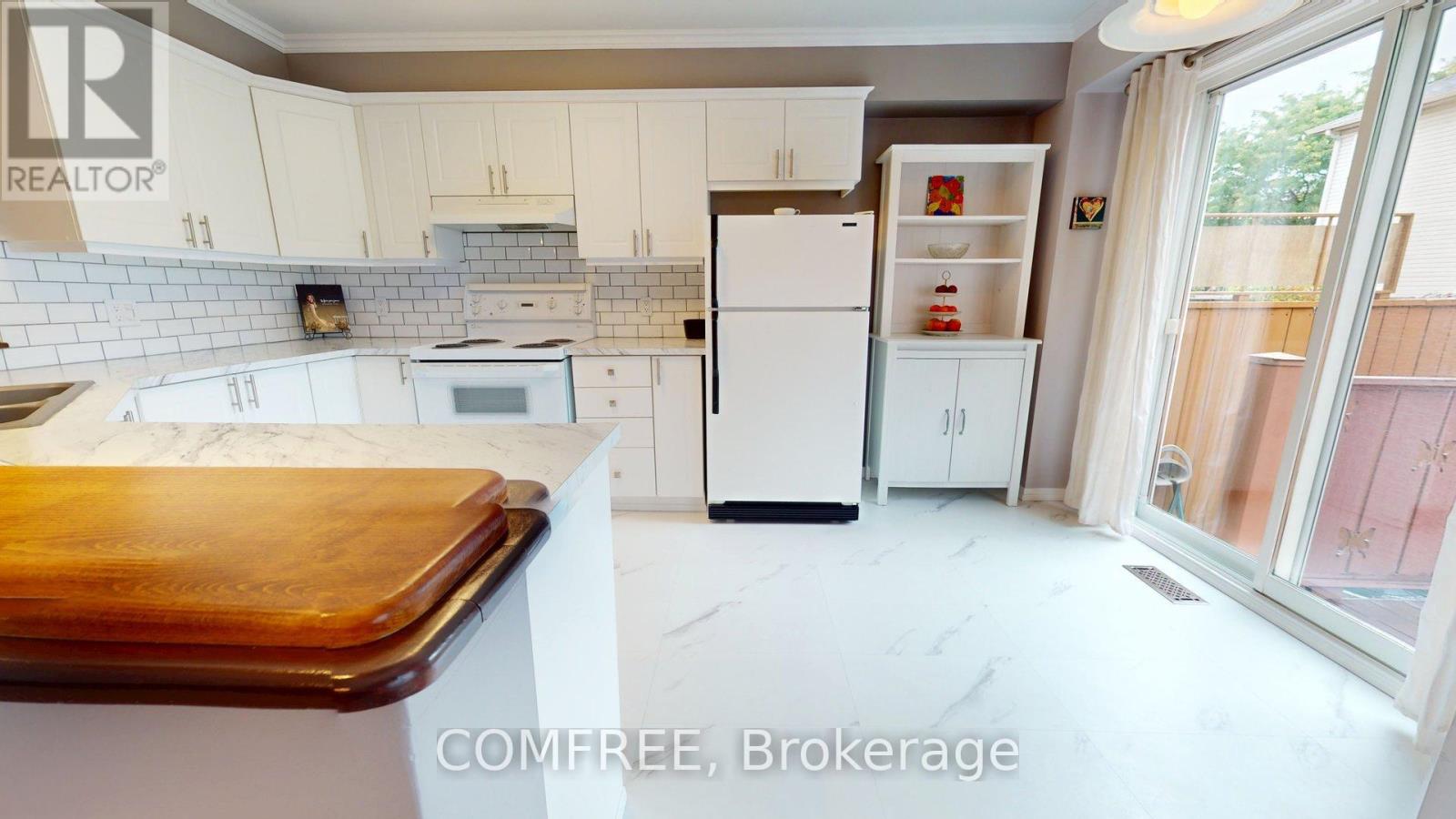 Photo 9 of 1315 Silvestri Crescent, Ottawa ON