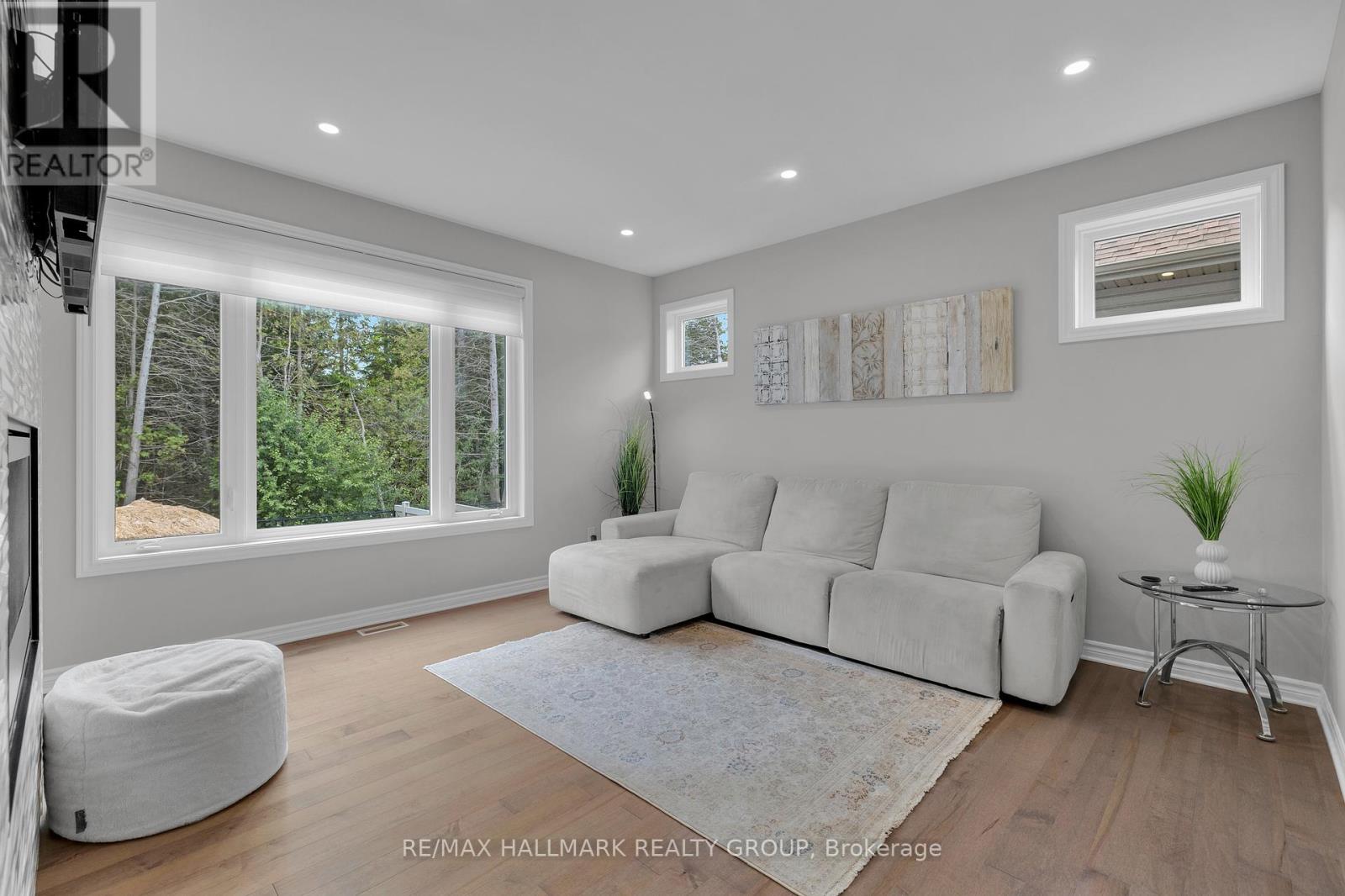 Photo 11 of 215 Blackhorse Drive, North Grenville ON