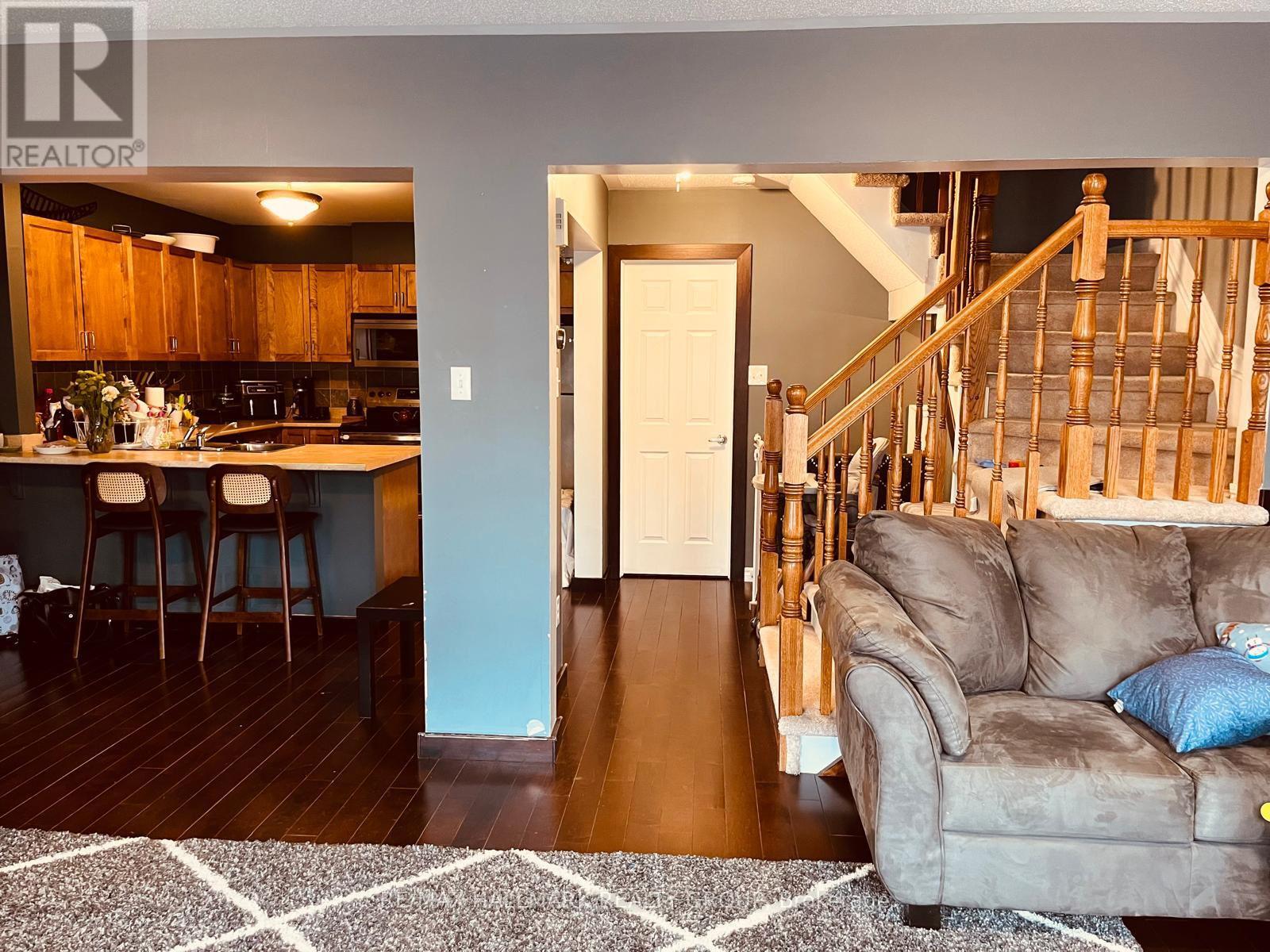 Photo 8 of 1557 Haydon Circle, Ottawa ON