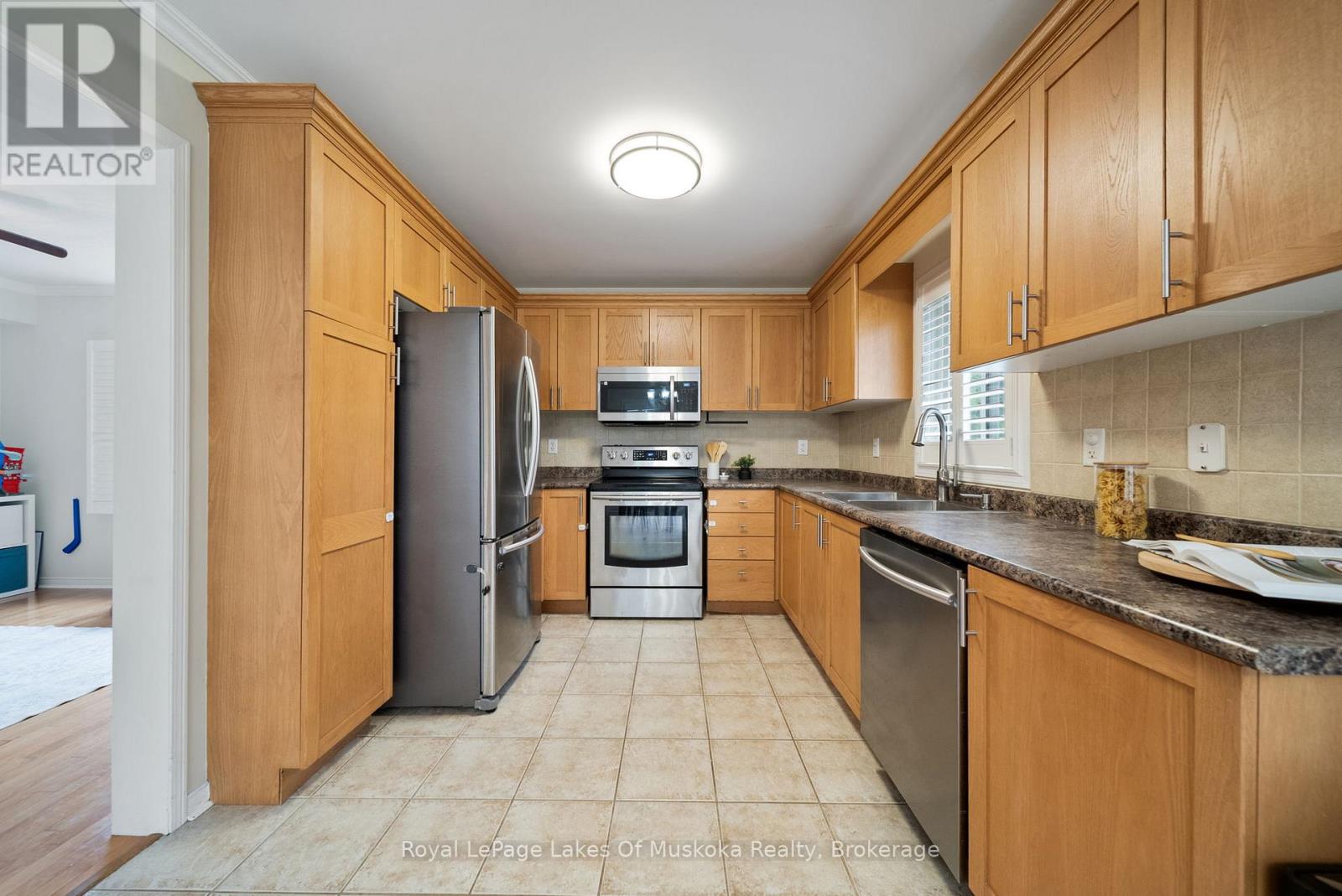Photo 12 of 37 Vanessa Drive, Orillia ON