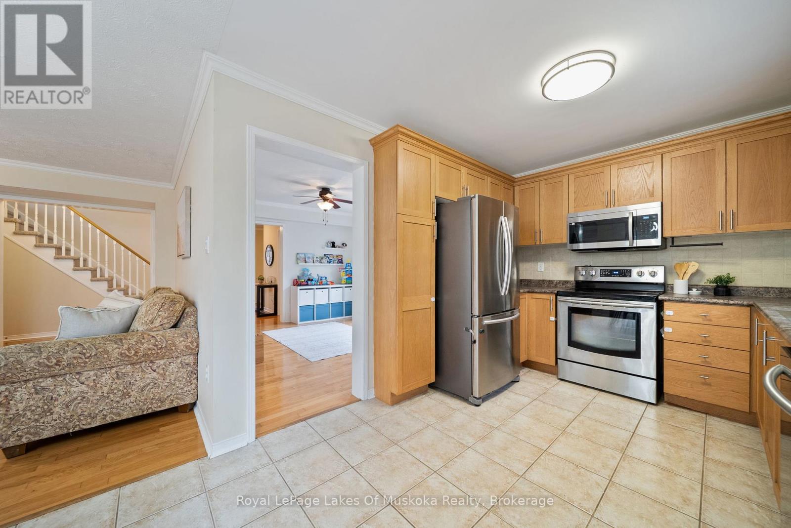 Photo 14 of 37 Vanessa Drive, Orillia ON