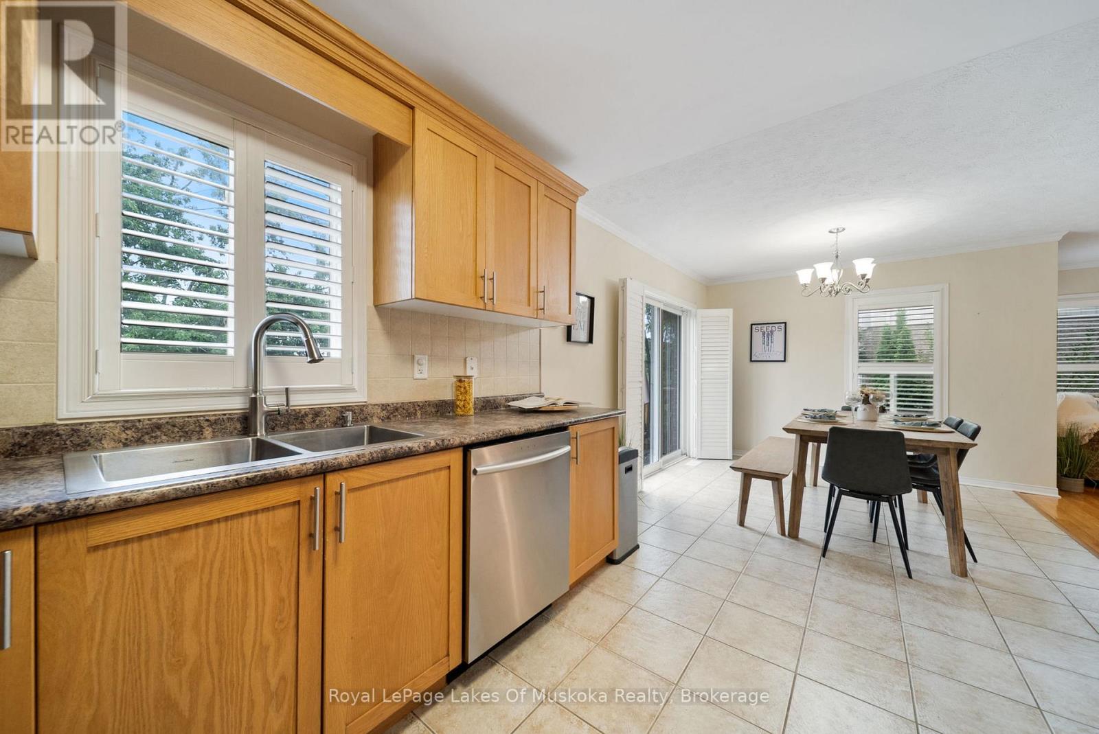 Photo 15 of 37 Vanessa Drive, Orillia ON