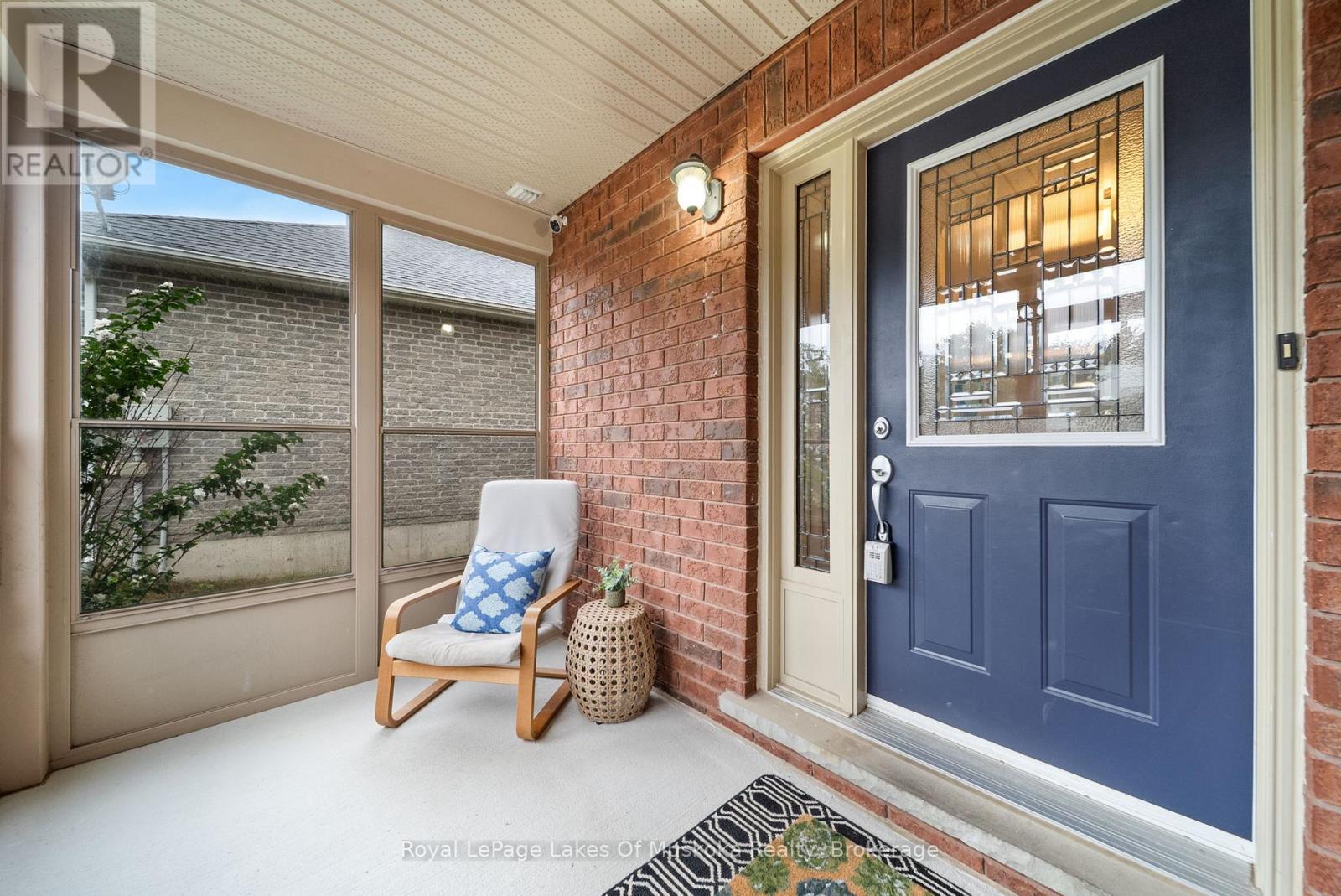 Photo 2 of 37 Vanessa Drive, Orillia ON