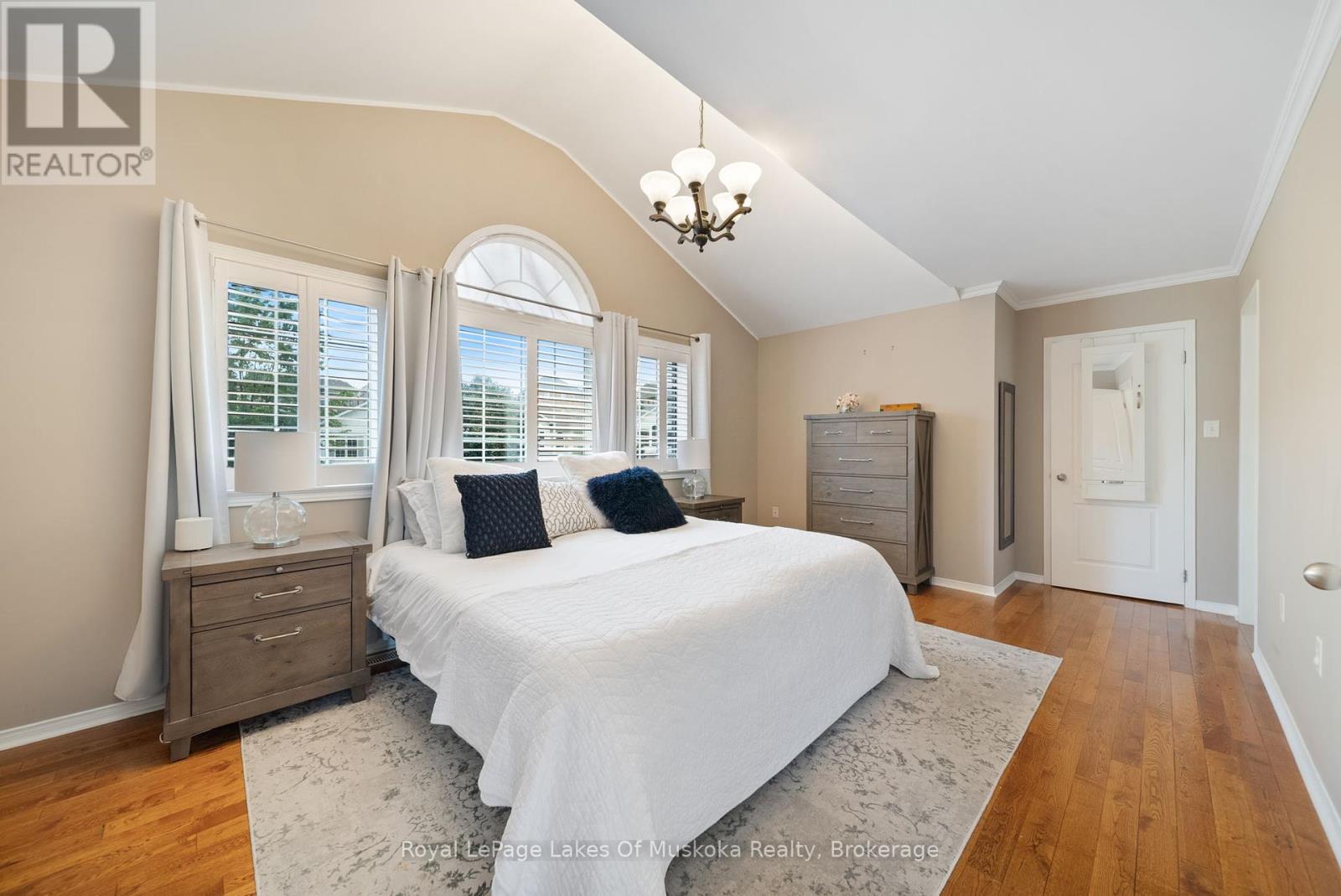 Photo 24 of 37 Vanessa Drive, Orillia ON