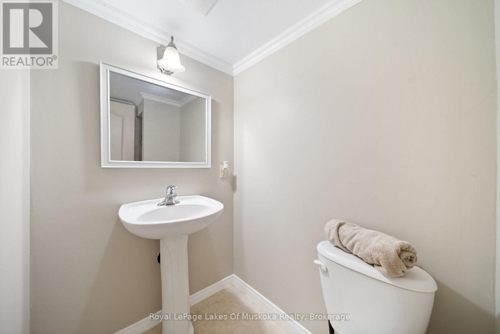 Photo 33 of 37 Vanessa Drive, Orillia ON