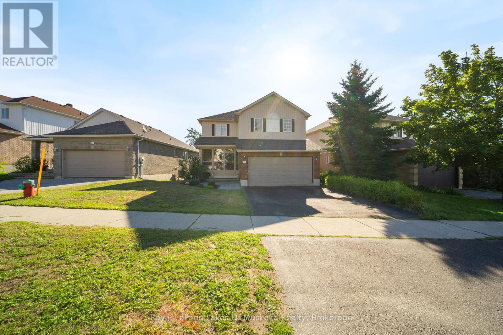 Photo 4 of 37 Vanessa Drive, Orillia ON