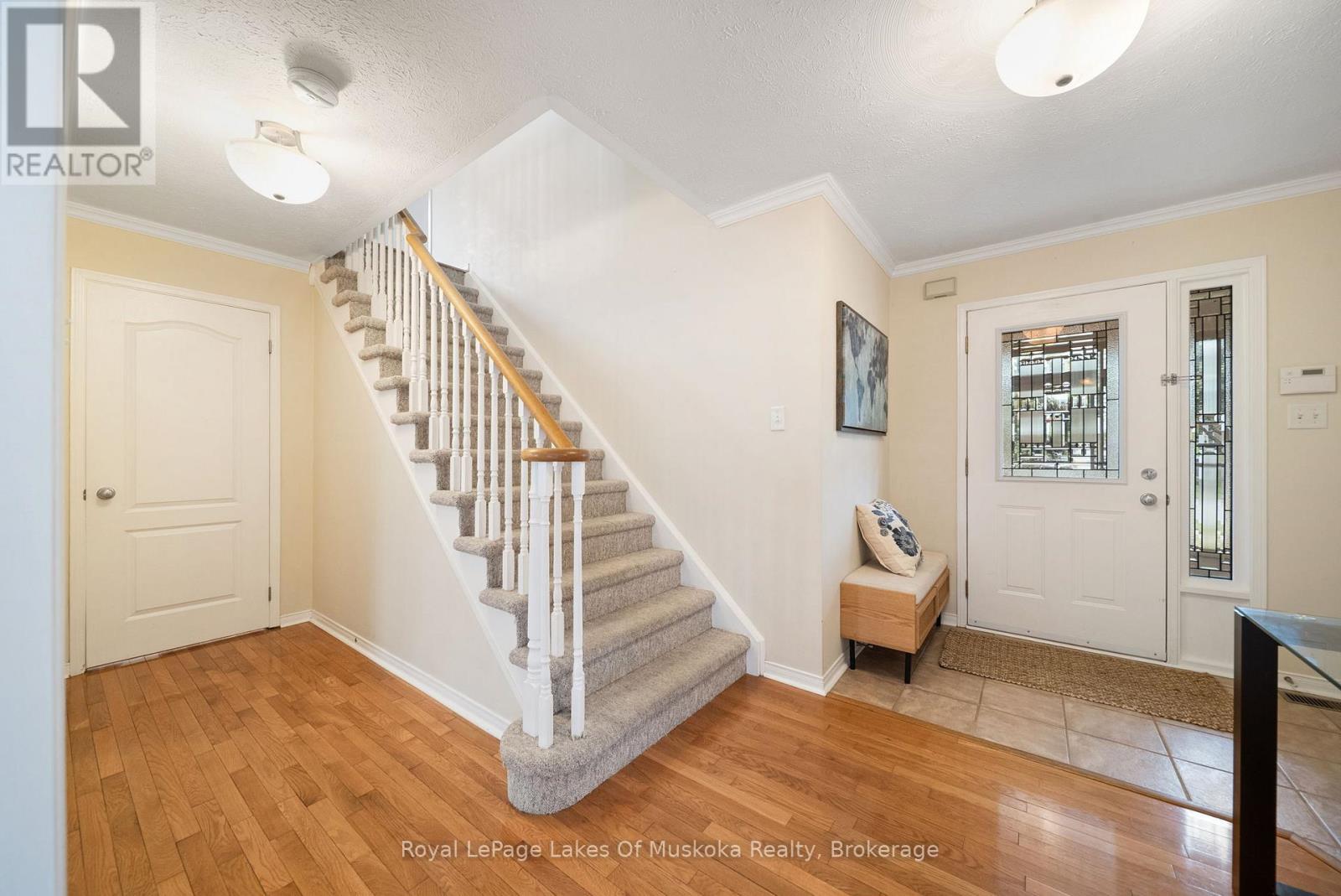 Photo 8 of 37 Vanessa Drive, Orillia ON