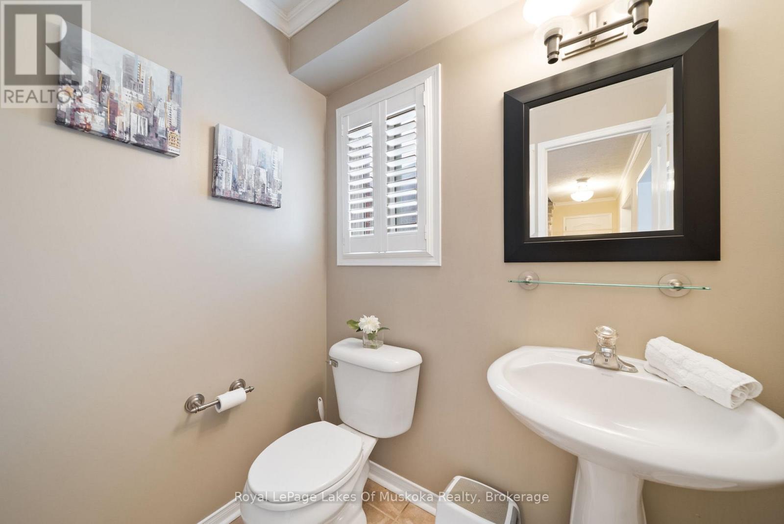 Photo 9 of 37 Vanessa Drive, Orillia ON