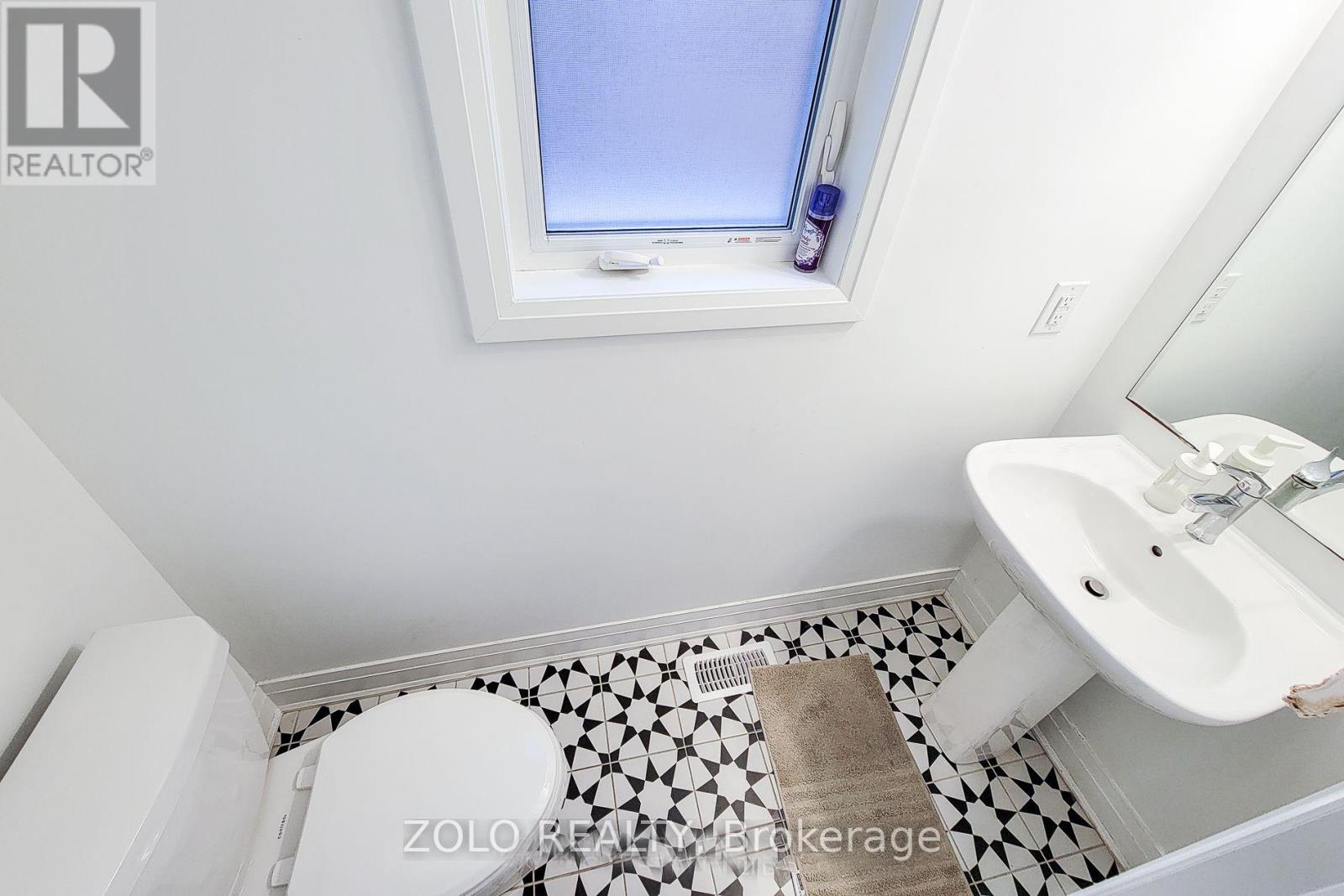 Photo 11 of 551 Bellflower Court, Milton ON