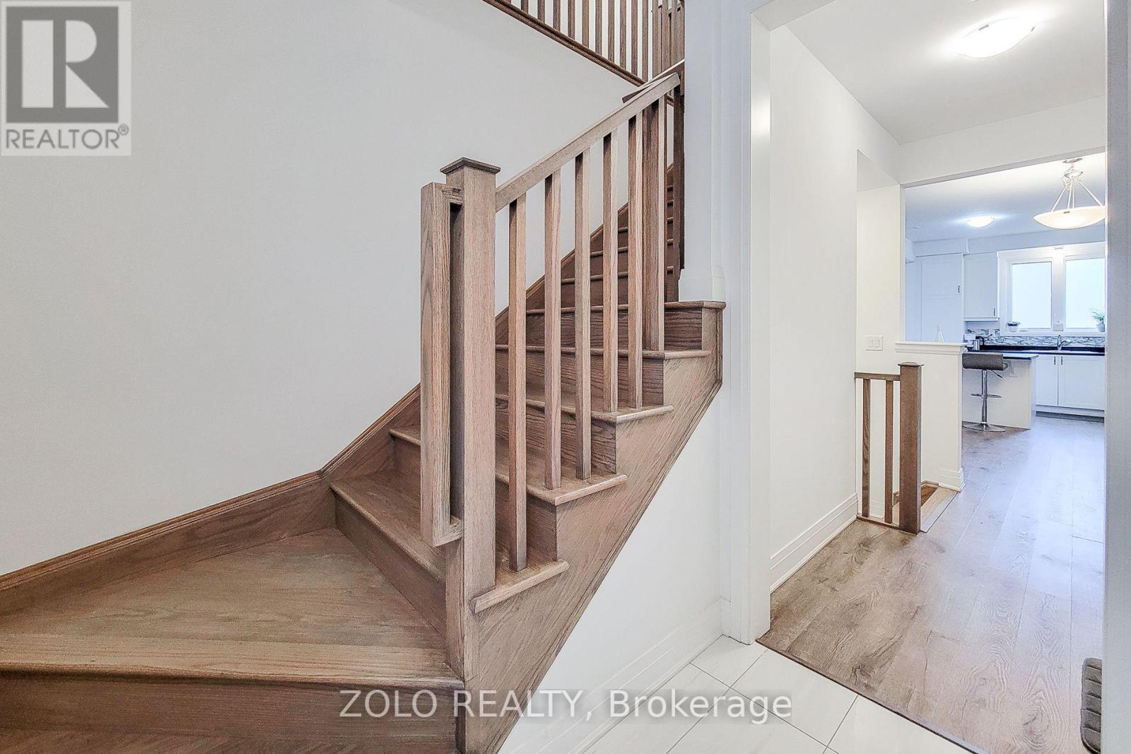Photo 12 of 551 Bellflower Court, Milton ON