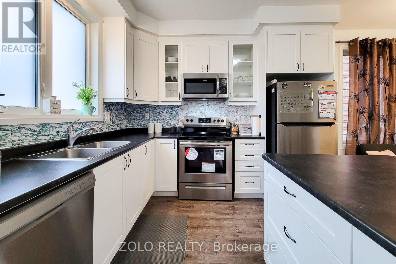 Photo 6 of 551 Bellflower Court, Milton ON