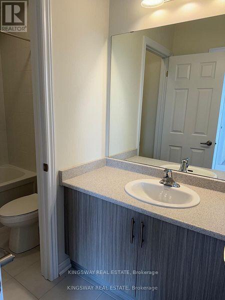 Photo 10 of 1412 National Common Avenue, Burlington ON