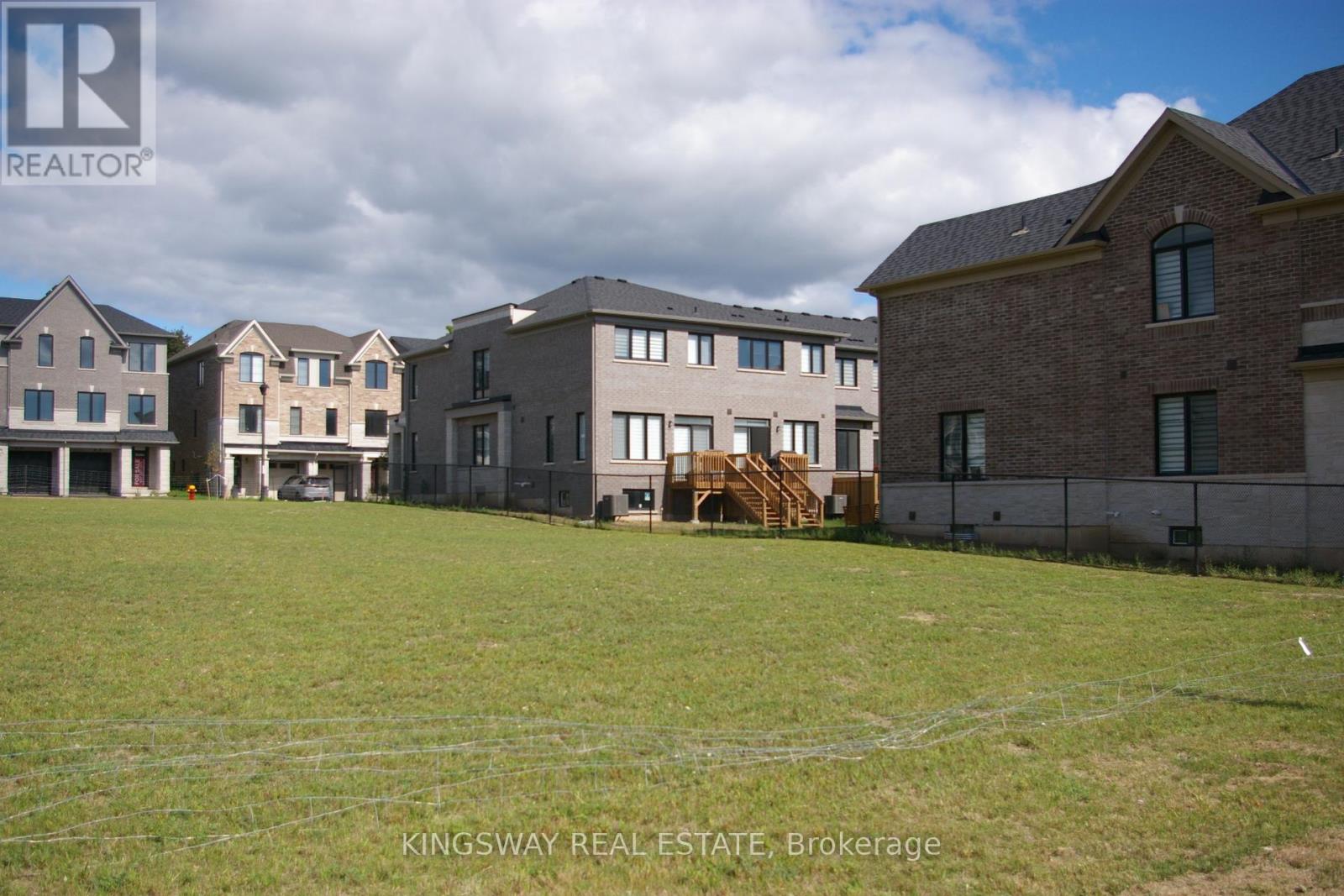 Photo 2 of 1412 National Common Avenue, Burlington ON