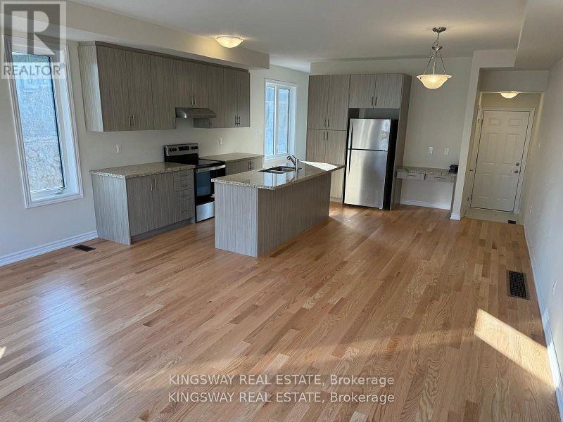 Photo 4 of 1412 National Common Avenue, Burlington ON