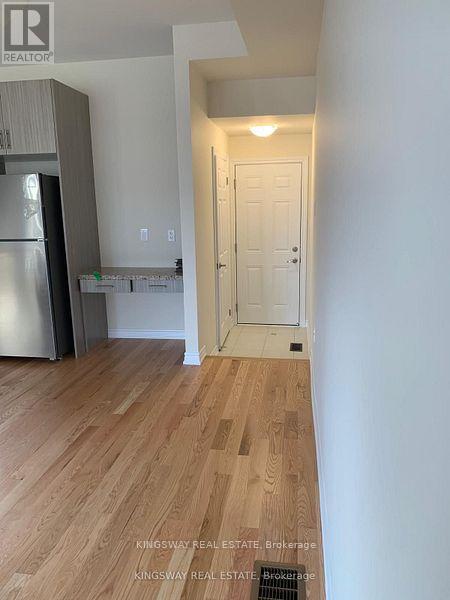 Photo 9 of 1412 National Common Avenue, Burlington ON