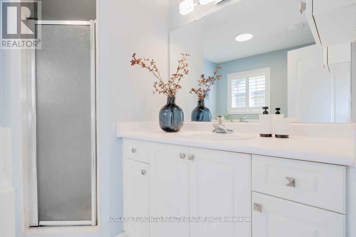 Photo 35 of 5682 Passion Flower Boulevard N, Mississauga ON