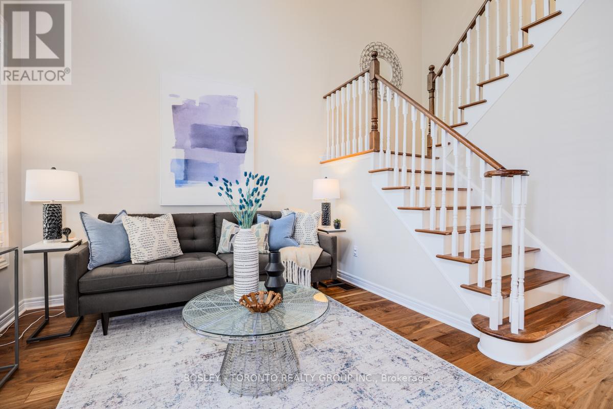 Photo 4 of 5682 Passion Flower Boulevard N, Mississauga ON