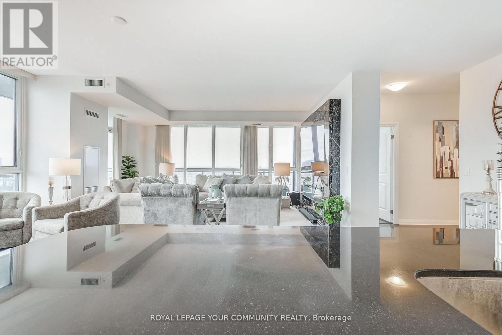 Photo 18 of 2702 75 Eglinton Avenue W, Mississauga ON