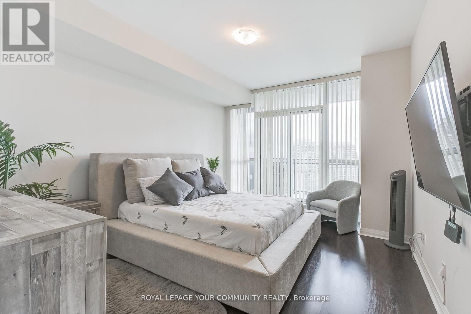 Photo 28 of 2702 75 Eglinton Avenue W, Mississauga ON