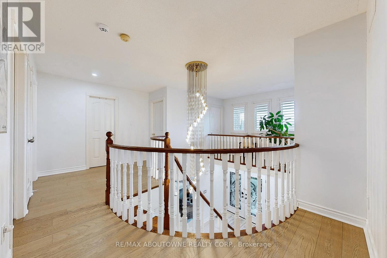Photo 25 of 1398 Winterbourne Drive, Oakville ON