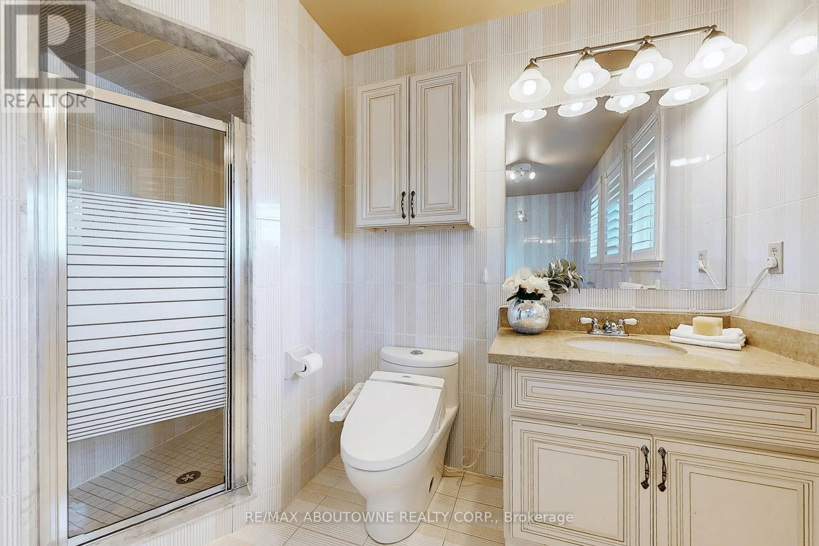 Photo 29 of 1398 Winterbourne Drive, Oakville ON