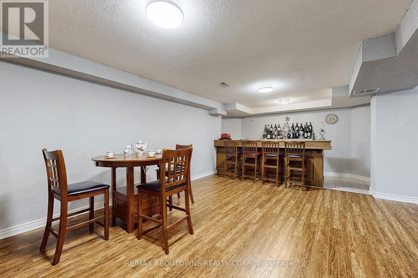 Photo 42 of 1398 Winterbourne Drive, Oakville ON
