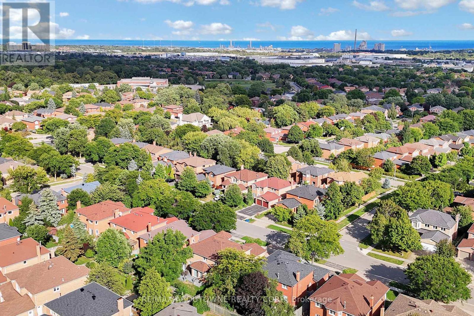 Photo 46 of 1398 Winterbourne Drive, Oakville ON