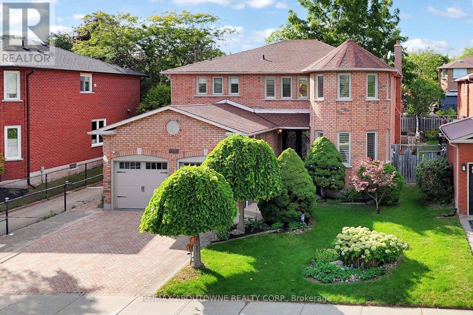 Photo 48 of 1398 Winterbourne Drive, Oakville ON