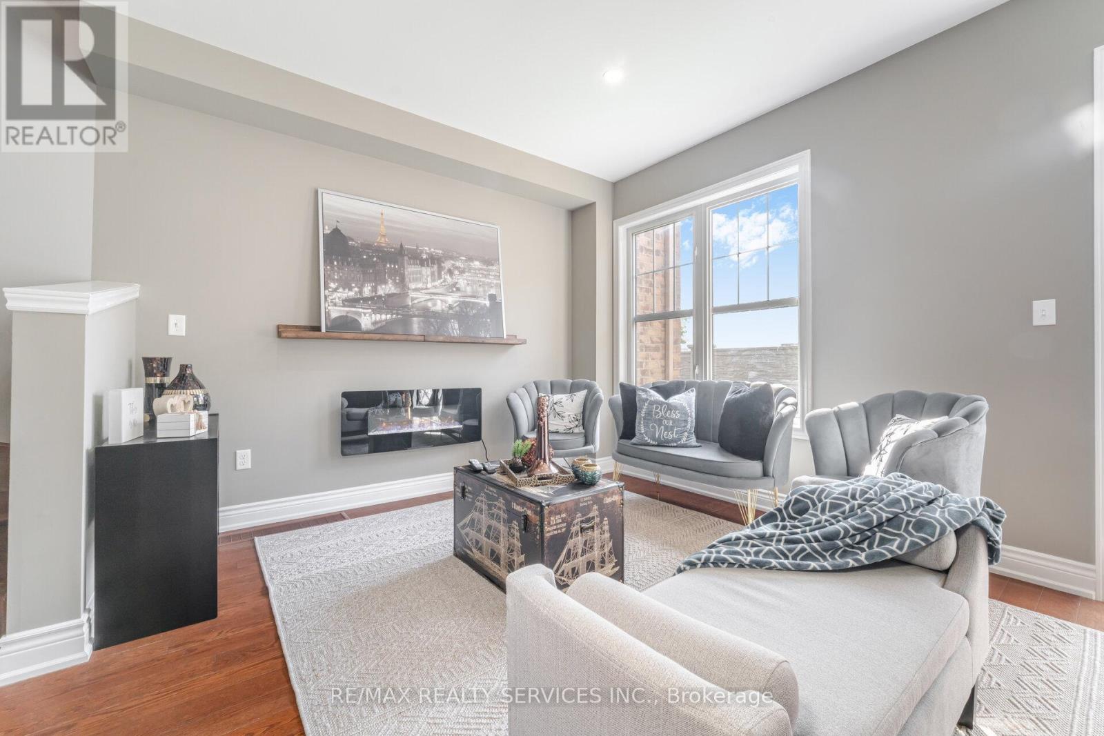 Photo 11 of 78 Goodsway Trail, Brampton ON