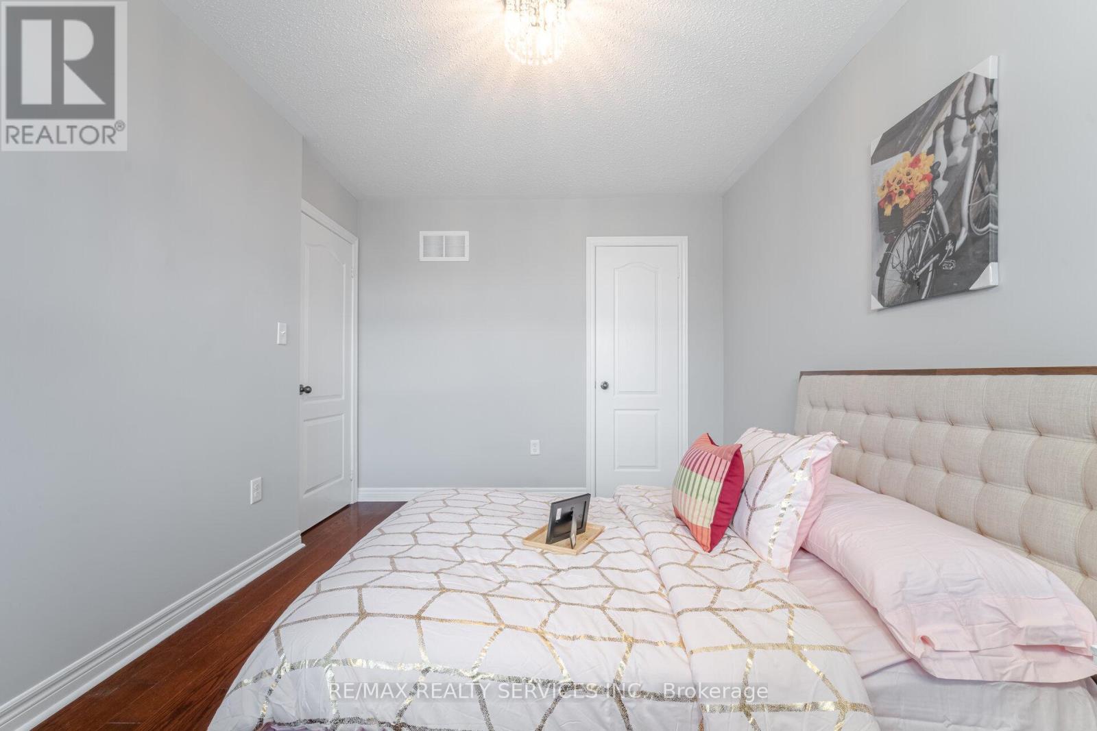 Photo 35 of 78 Goodsway Trail, Brampton ON