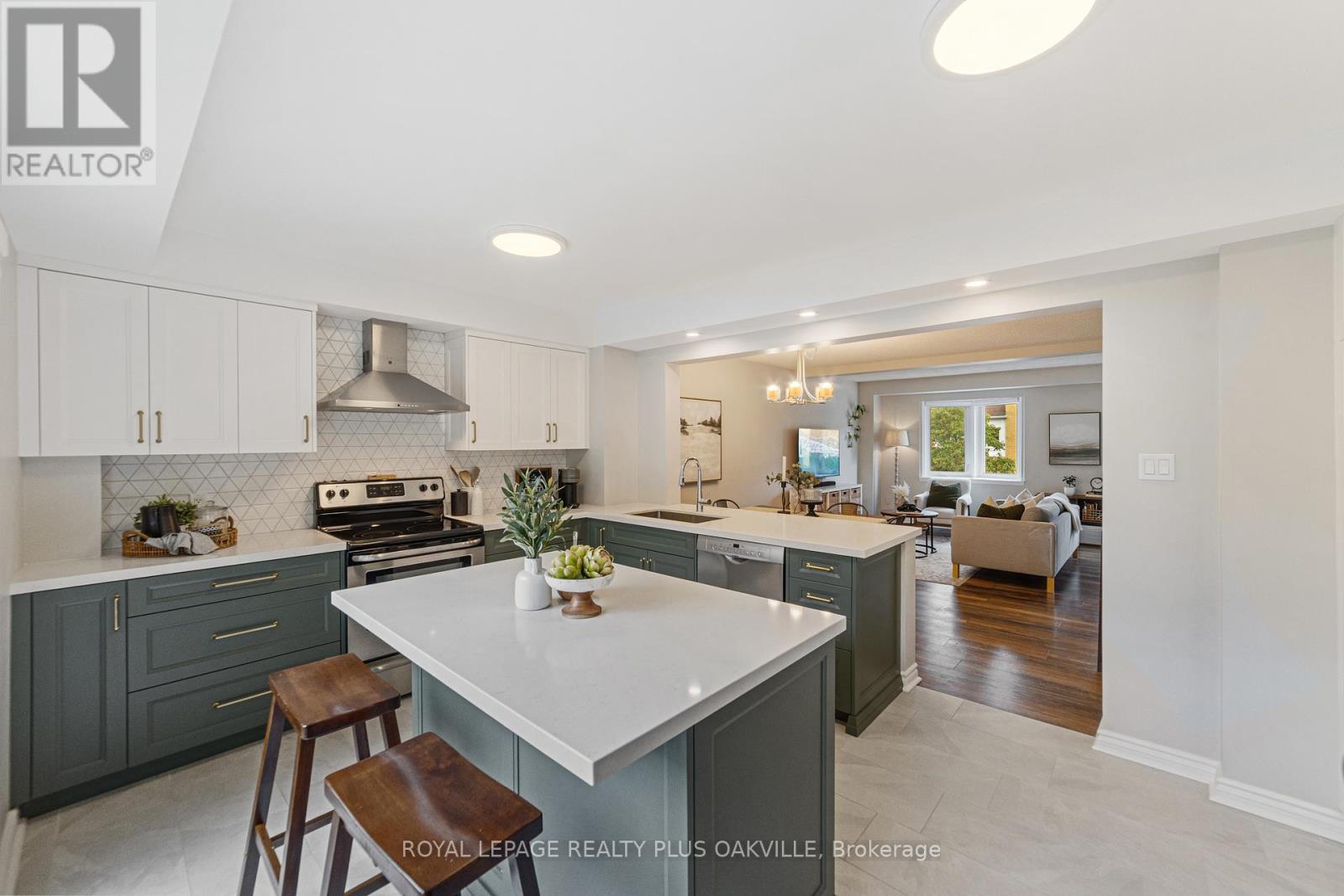 Photo 12 of 55 2300 Brays Lane, Oakville ON