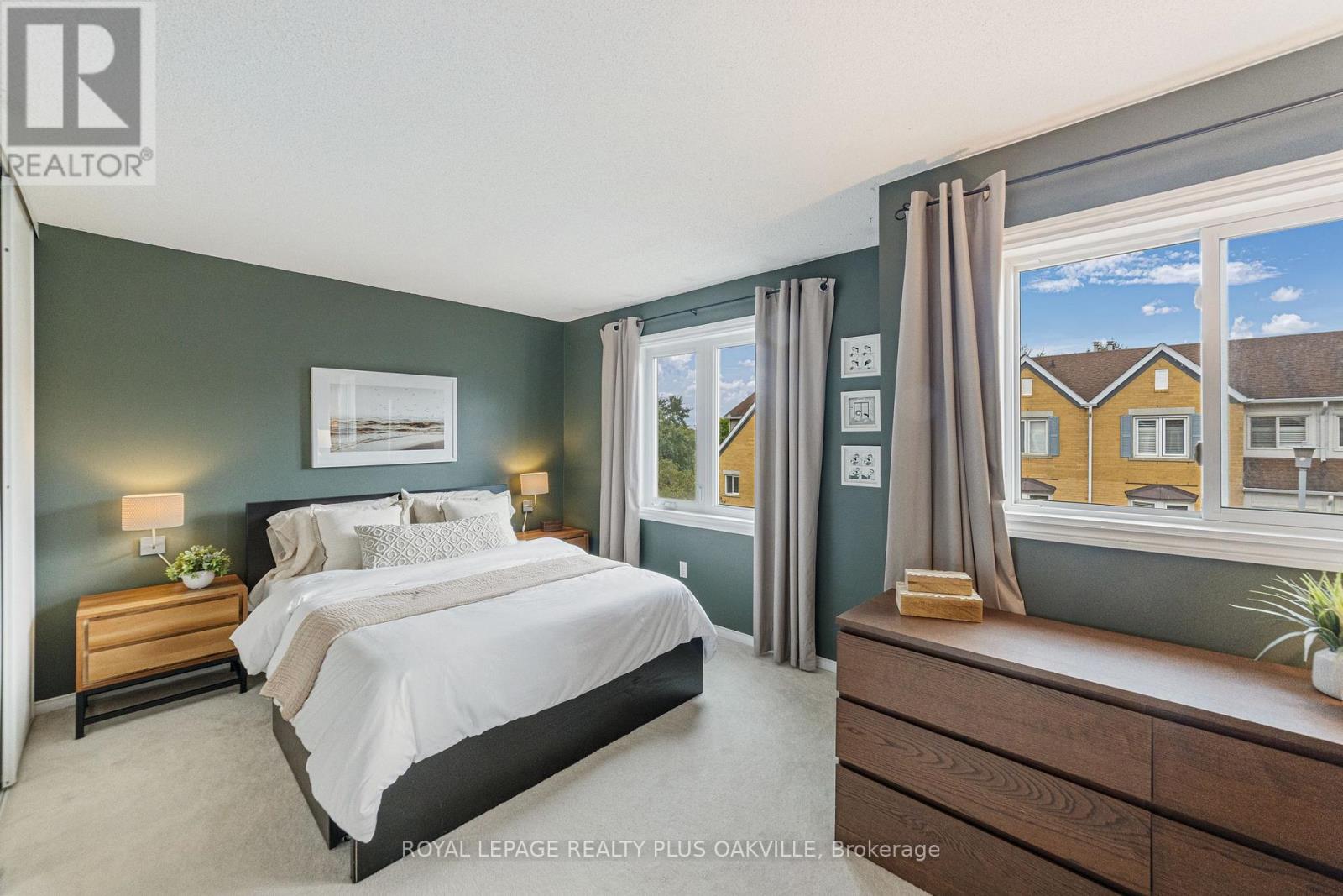 Photo 15 of 55 2300 Brays Lane, Oakville ON