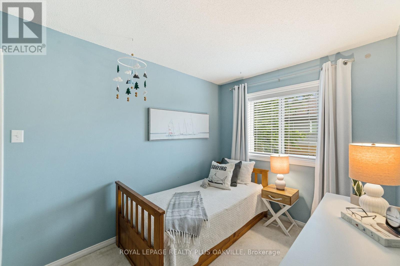 Photo 20 of 55 2300 Brays Lane, Oakville ON