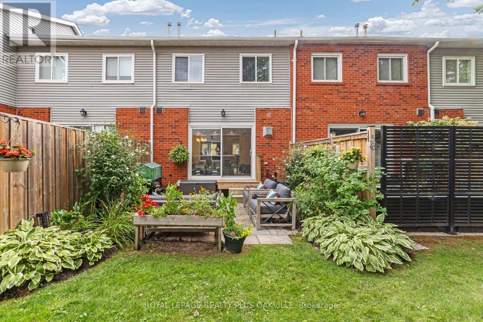 Photo 23 of 55 2300 Brays Lane, Oakville ON