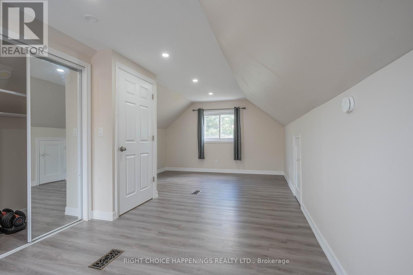 Photo 14 of 40 Water Street, Thorold ON
