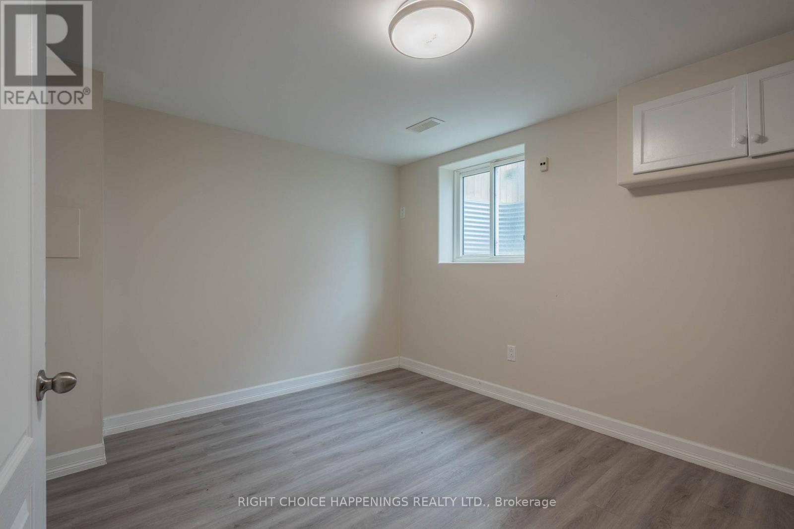 Photo 17 of 40 Water Street, Thorold ON