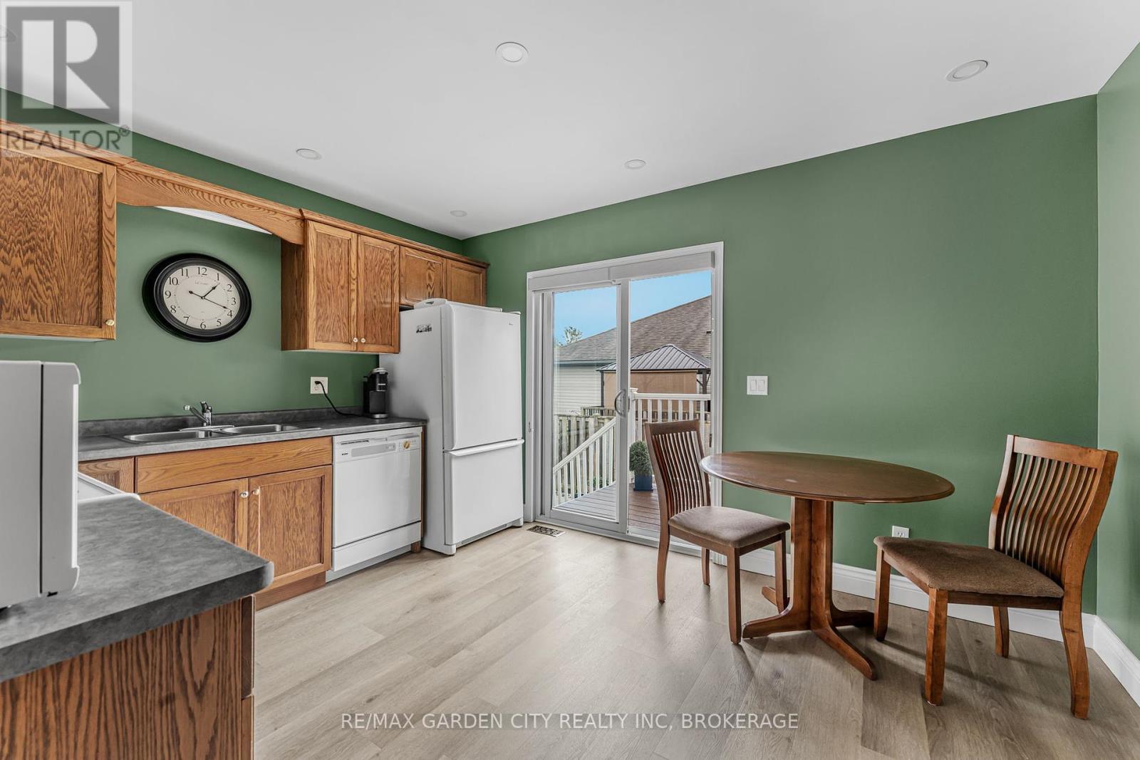 Photo 10 of 21 Jane Street, West Lincoln ON