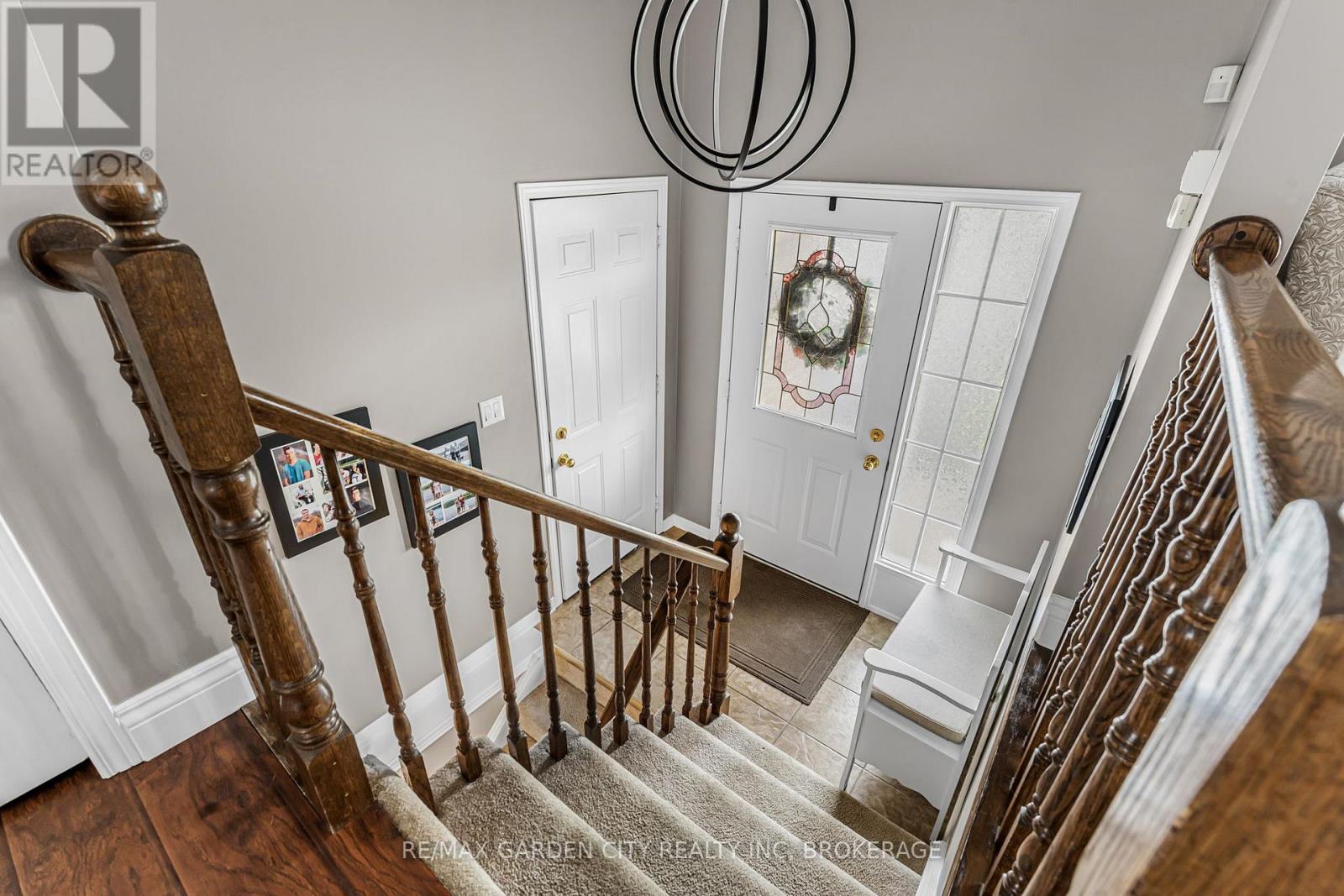 Photo 4 of 21 Jane Street, West Lincoln ON