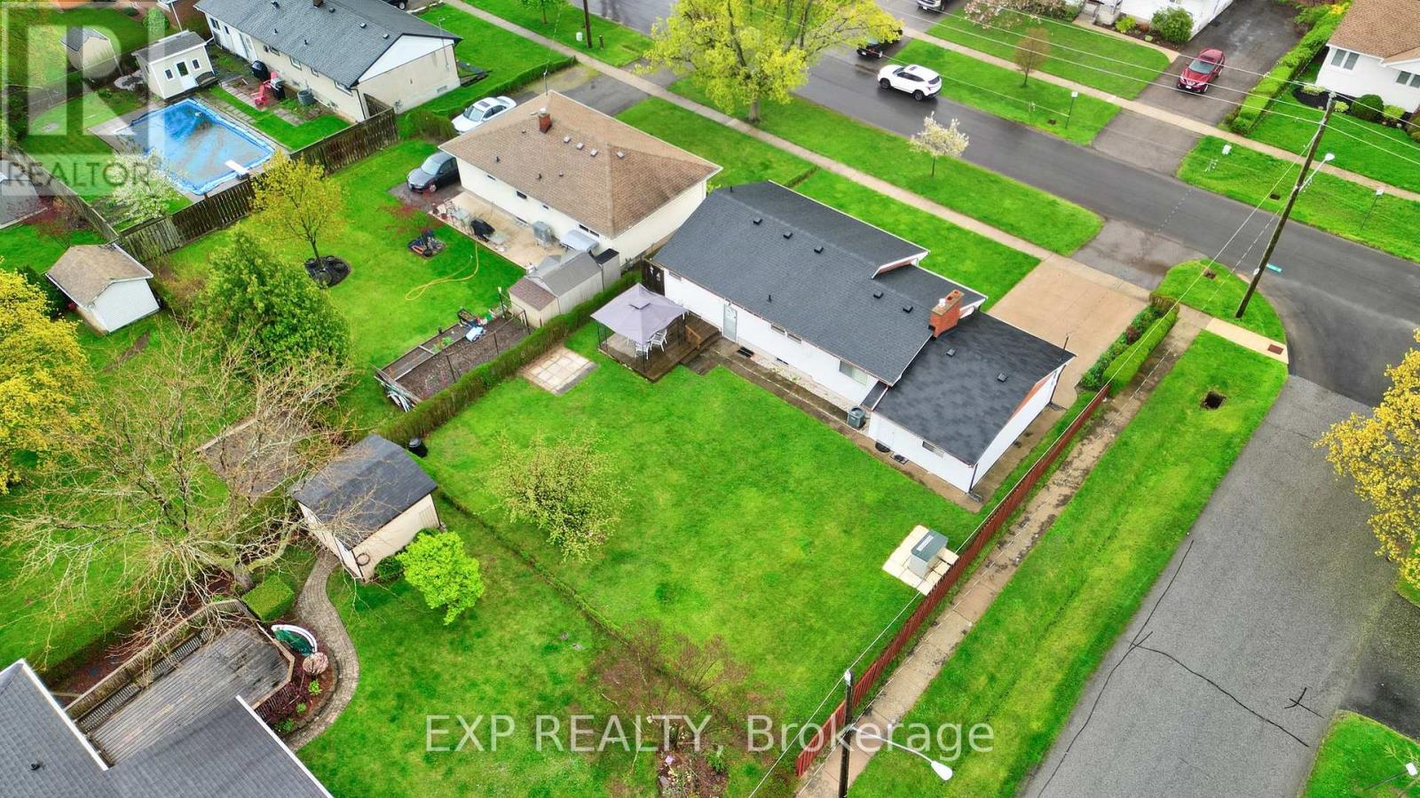 Photo 3 of 62 Forster Street, St Catharines ON