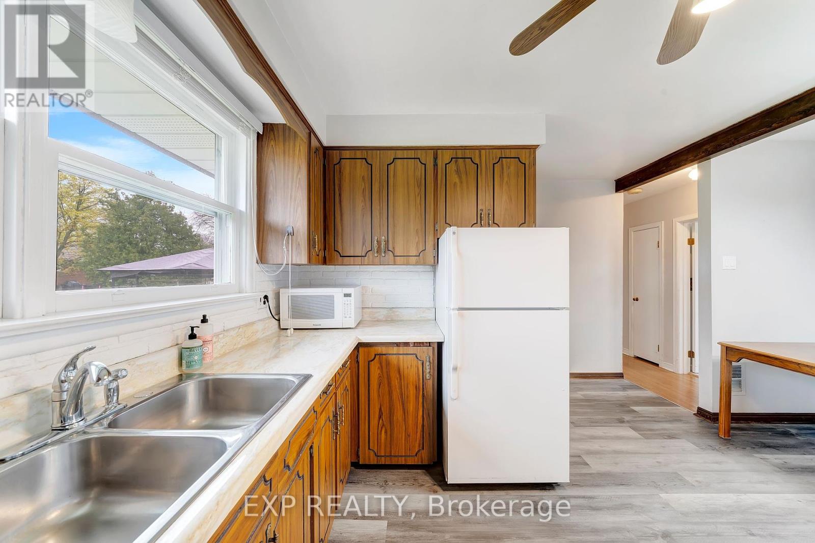 Photo 9 of 62 Forster Street, St Catharines ON