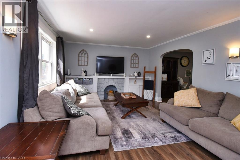 Photo 8 of 326 Darling Street, Brantford ON
