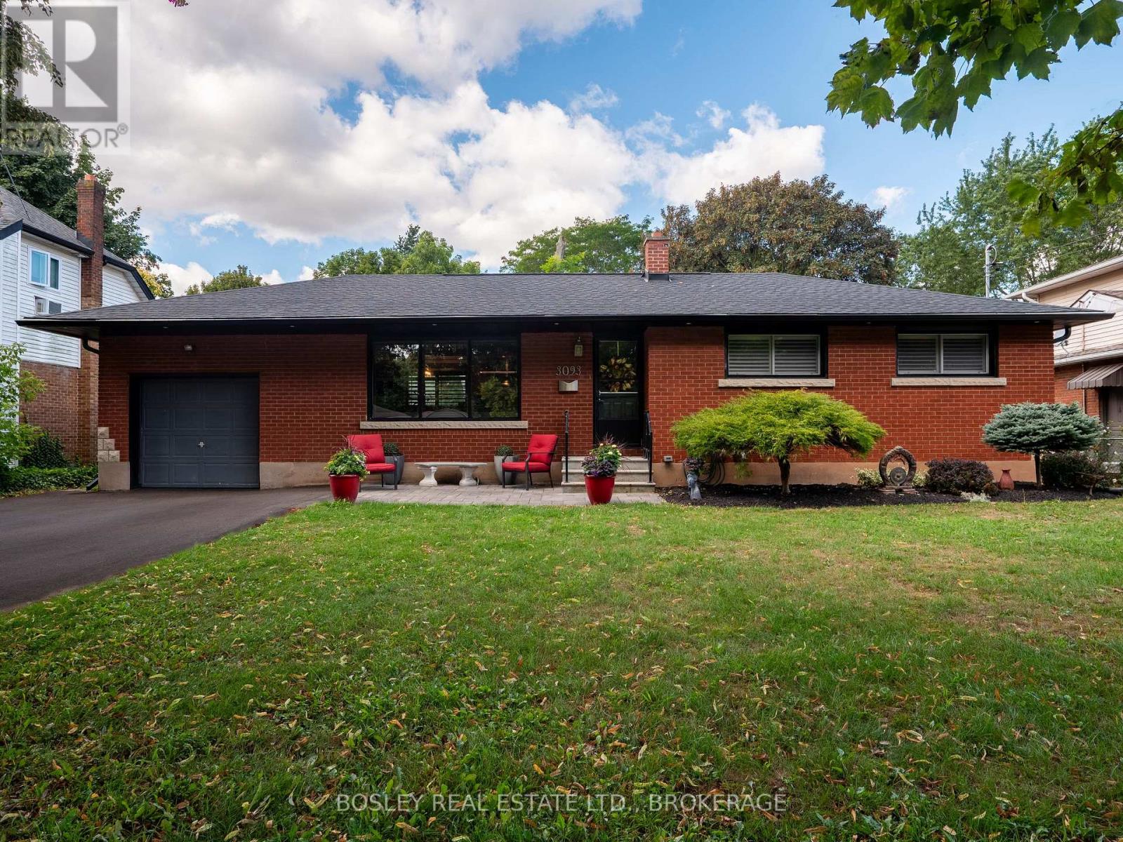 Photo 1 of 3093 St Andrew Avenue, Niagara Falls ON