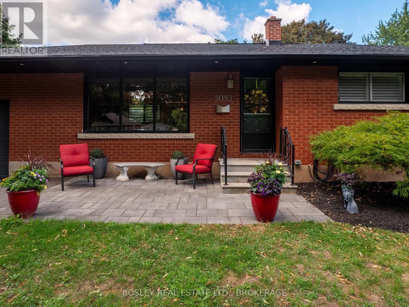 Photo 3 of 3093 St Andrew Avenue, Niagara Falls ON