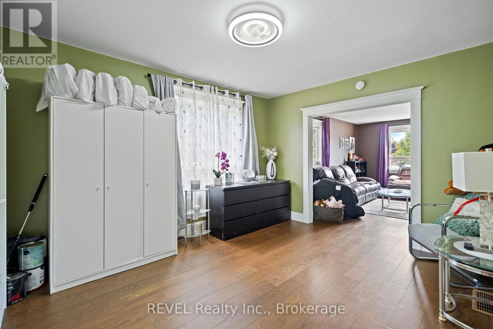 Photo 13 of 70 Cross Street, Port Colborne ON