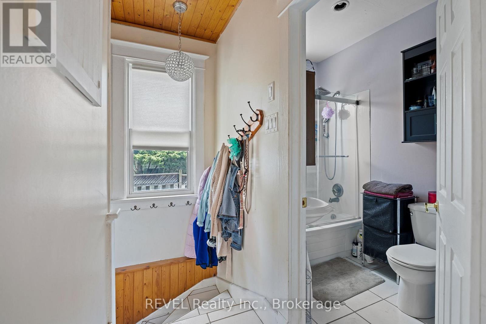 Photo 15 of 70 Cross Street, Port Colborne ON