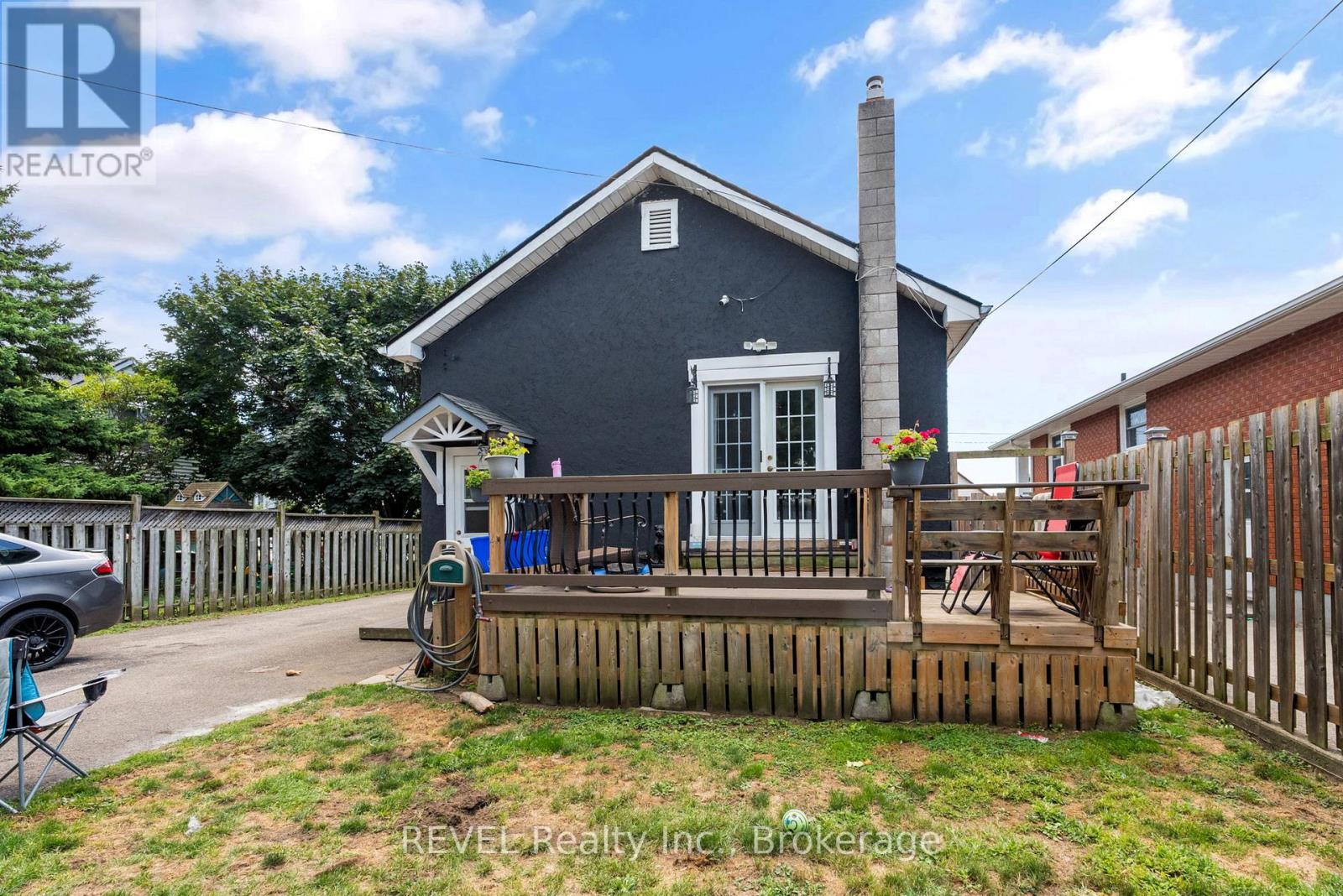 Photo 21 of 70 Cross Street, Port Colborne ON