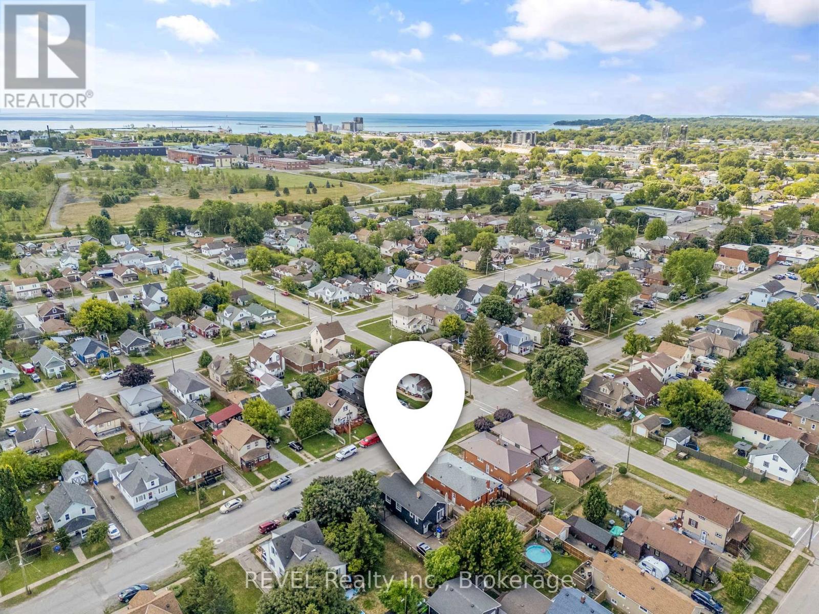 Photo 26 of 70 Cross Street, Port Colborne ON